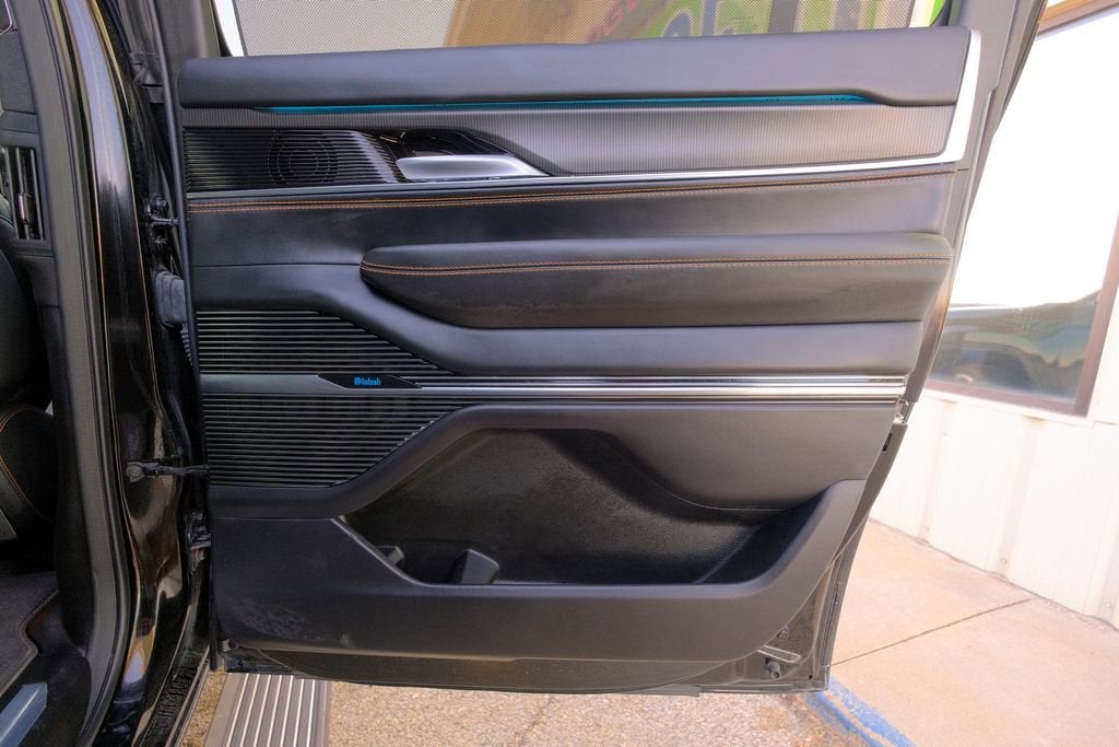 2023 Jeep Grand Wagoneer L Series III Obsidian