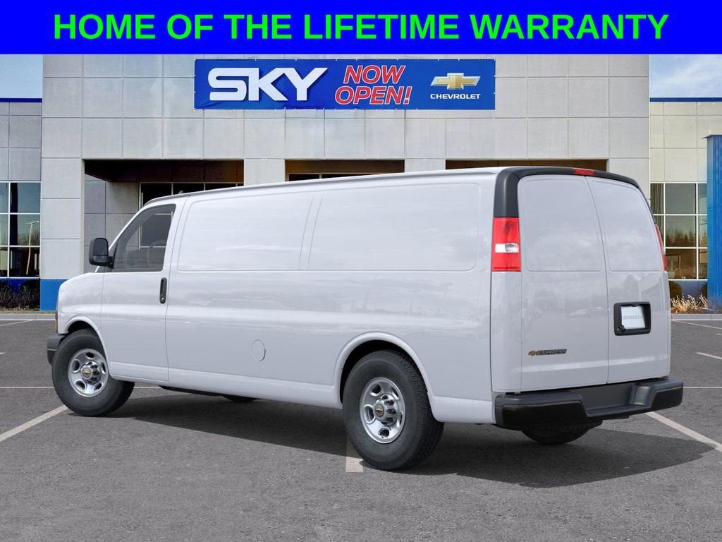 2025 Chevrolet Express Cargo 3500 WT