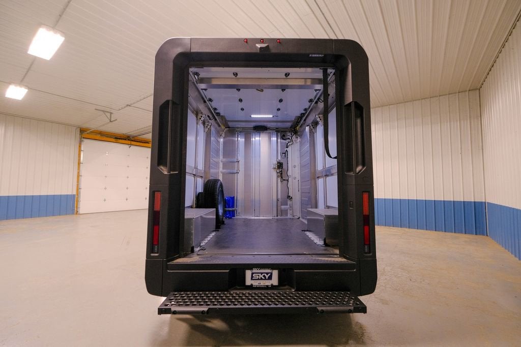 2025 Chevrolet BrightDrop 400 AWD 400