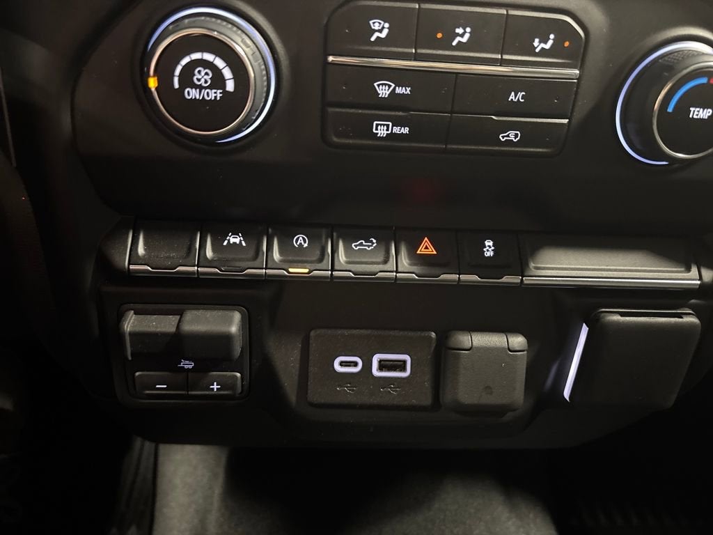 2025 Chevrolet Silverado 1500 Custom