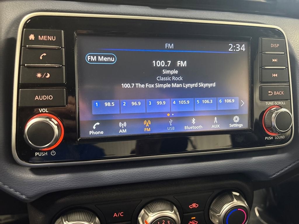 2023 Nissan Versa SV