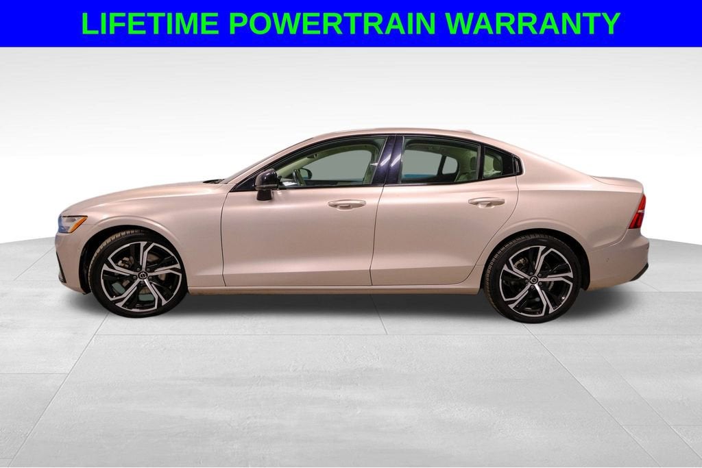 2024 Volvo S60 Plus Dark Theme