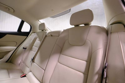 2024 Volvo S60 Plus Dark Theme