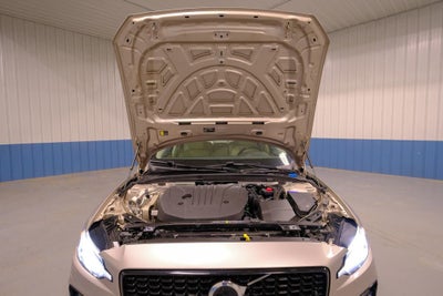 2024 Volvo S60 Plus Dark Theme