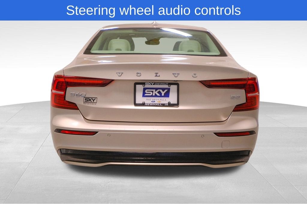 2024 Volvo S60 Plus Dark Theme