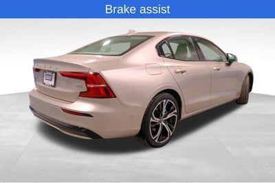 2024 Volvo S60 Plus Dark Theme