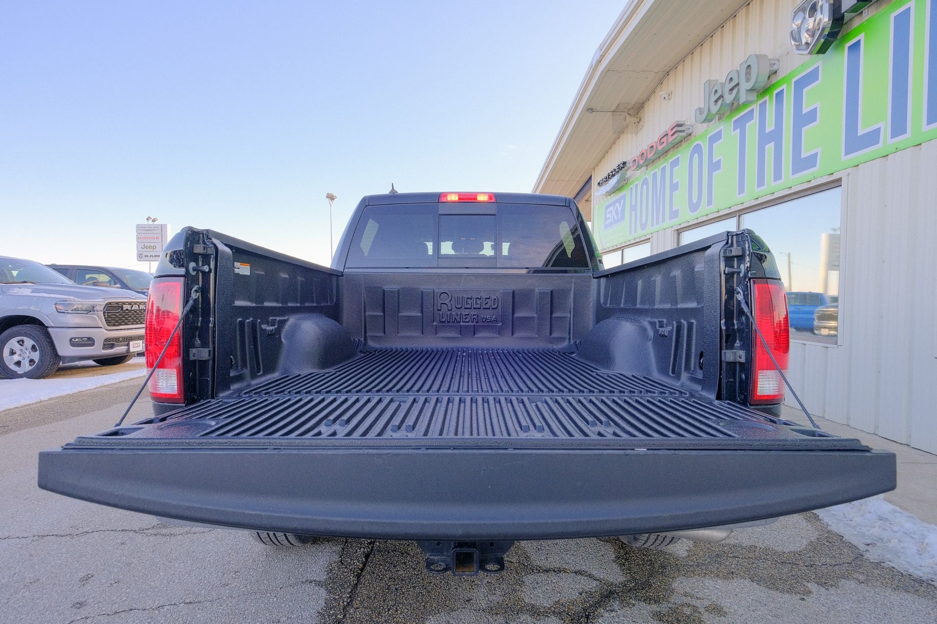 2023 RAM 1500 Classic SLT Crew Cab 4x4 5'7' Box