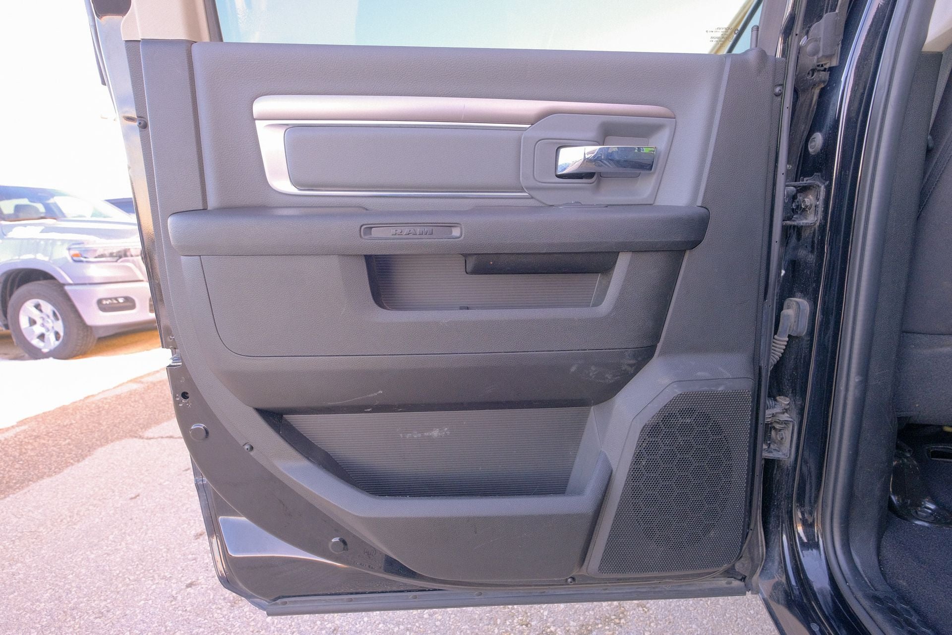 2023 RAM 1500 Classic SLT Crew Cab 4x4 5'7' Box