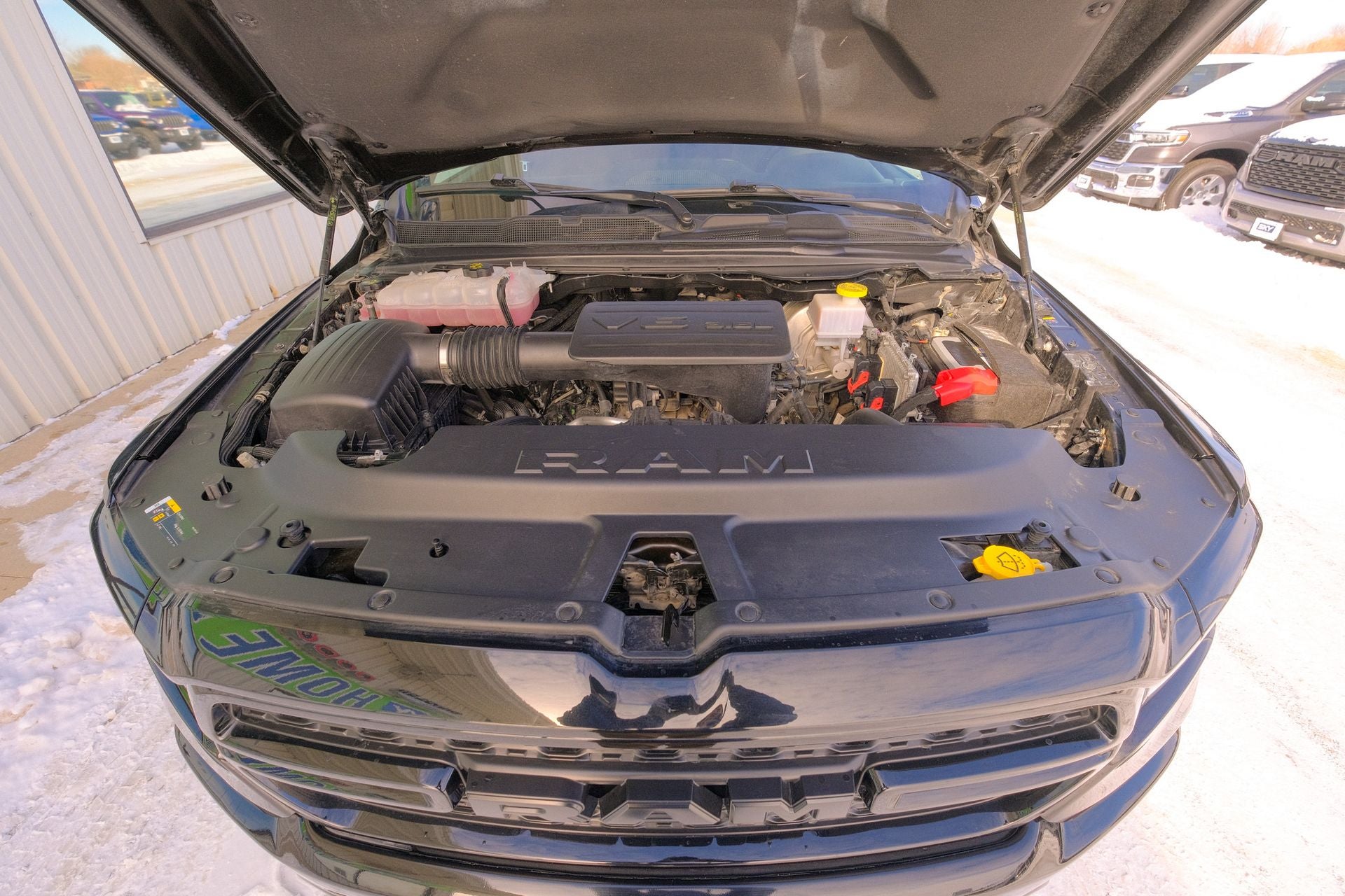 2024 RAM 1500 Tradesman Crew Cab 4x4 5'7' Box