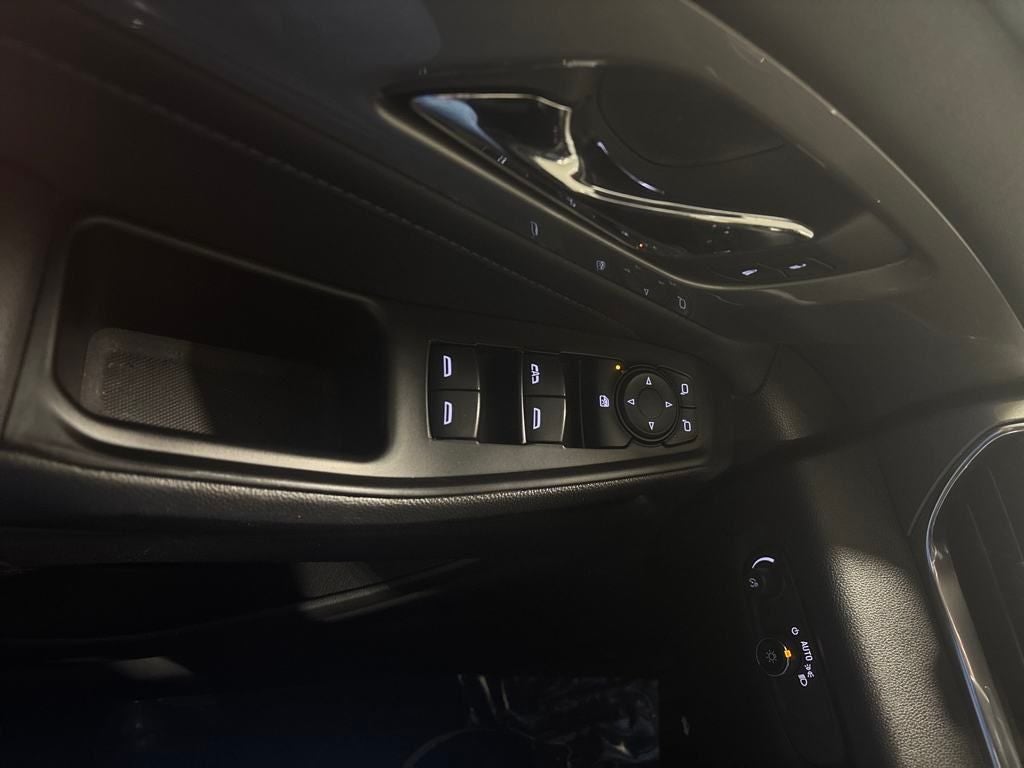 2023 Chevrolet Traverse FWD LT Cloth