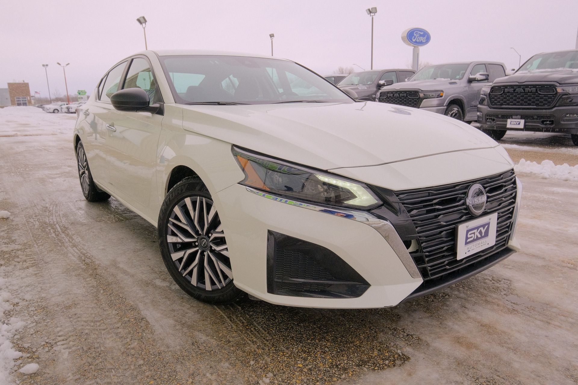 2025 Nissan Altima SV FWD