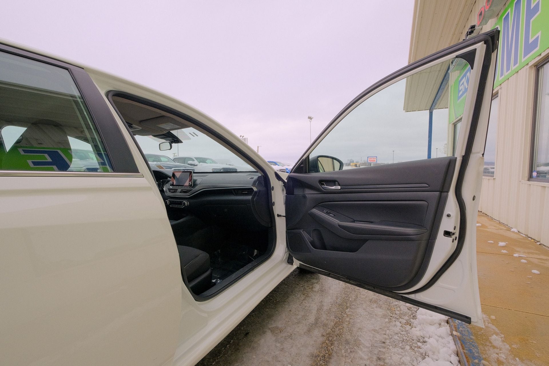 2025 Nissan Altima SV FWD