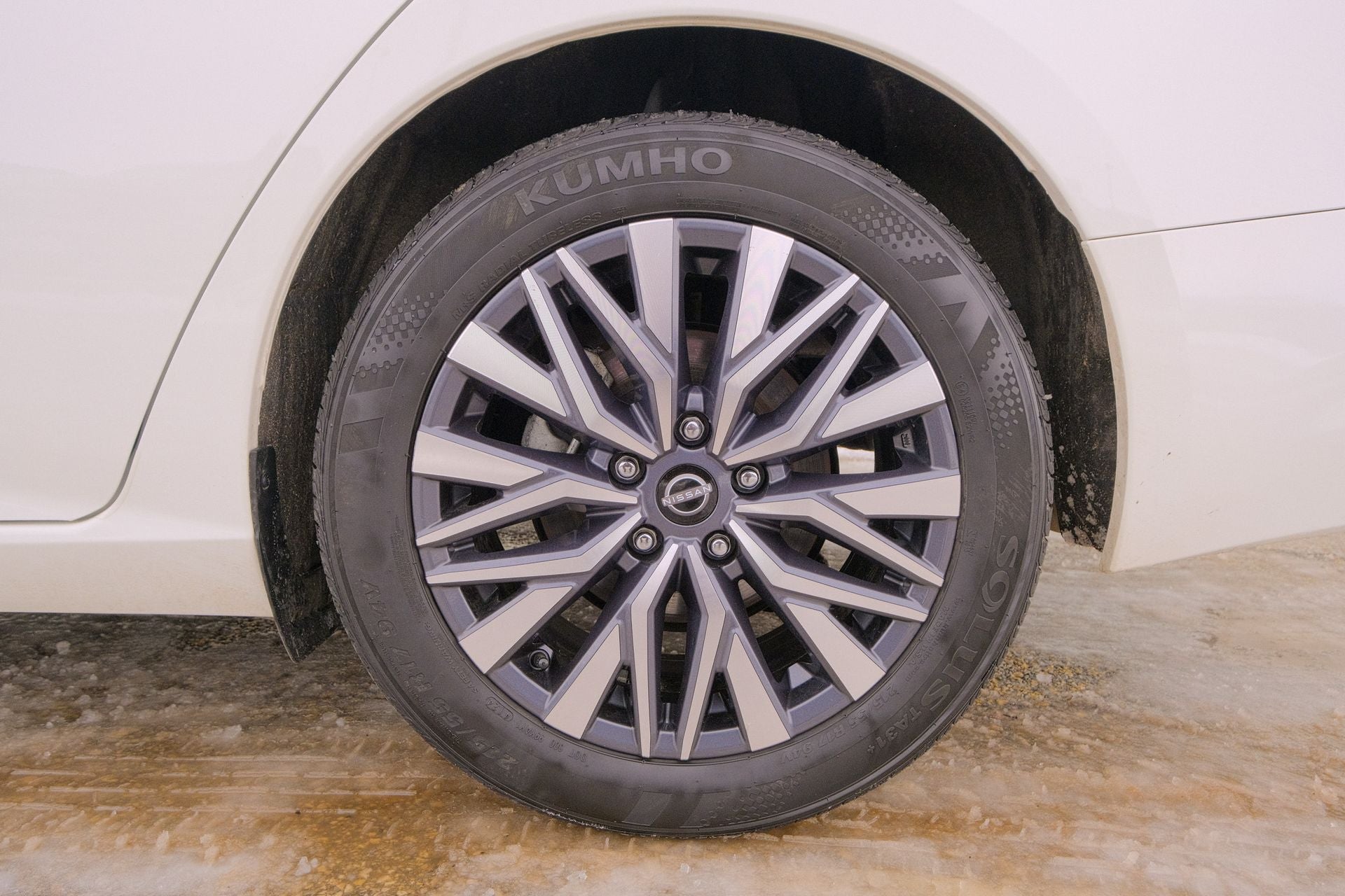 2025 Nissan Altima SV FWD