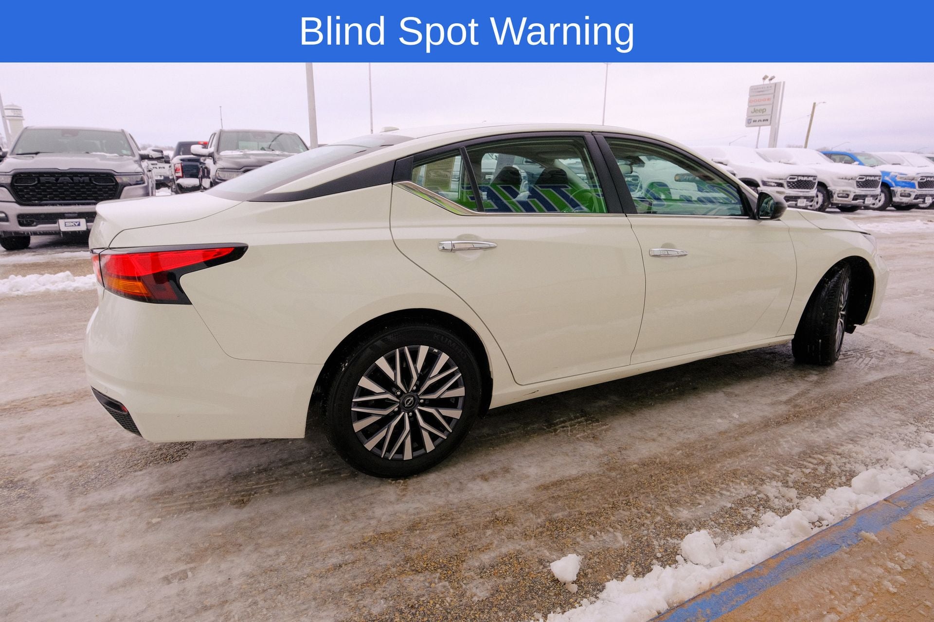 2025 Nissan Altima SV FWD