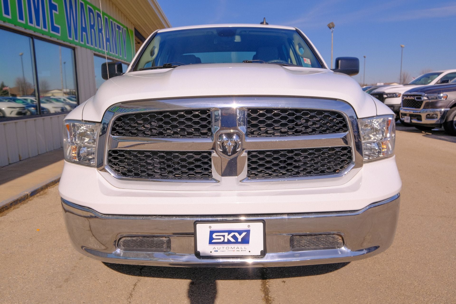 2023 RAM 1500 Classic SLT Crew Cab 4x4 5'7' Box