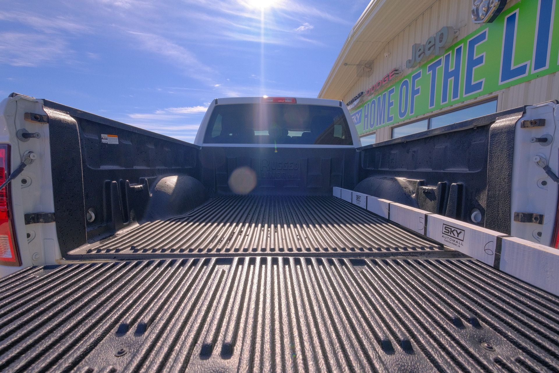 2023 RAM 1500 Classic SLT Crew Cab 4x4 5'7' Box