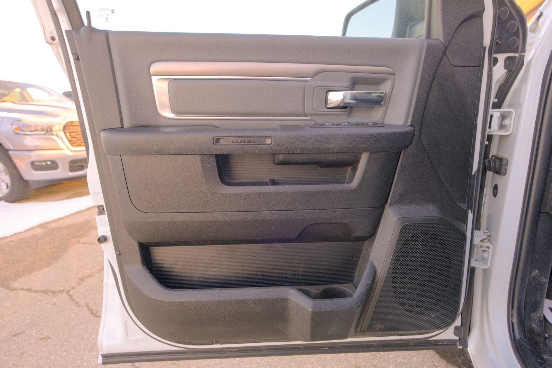 2023 RAM 1500 Classic SLT Crew Cab 4x4 5'7' Box