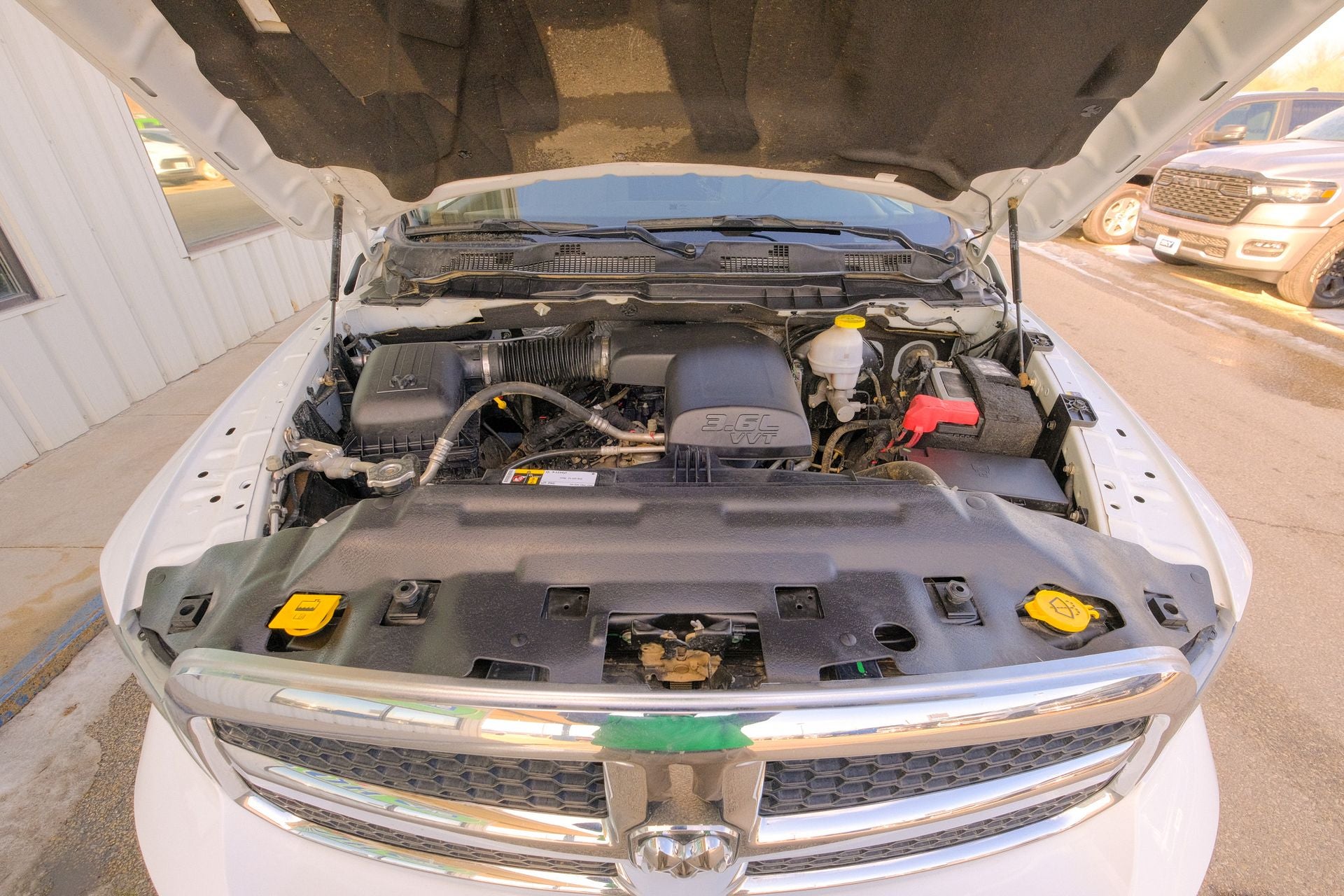 2023 RAM 1500 Classic SLT Crew Cab 4x4 5'7' Box