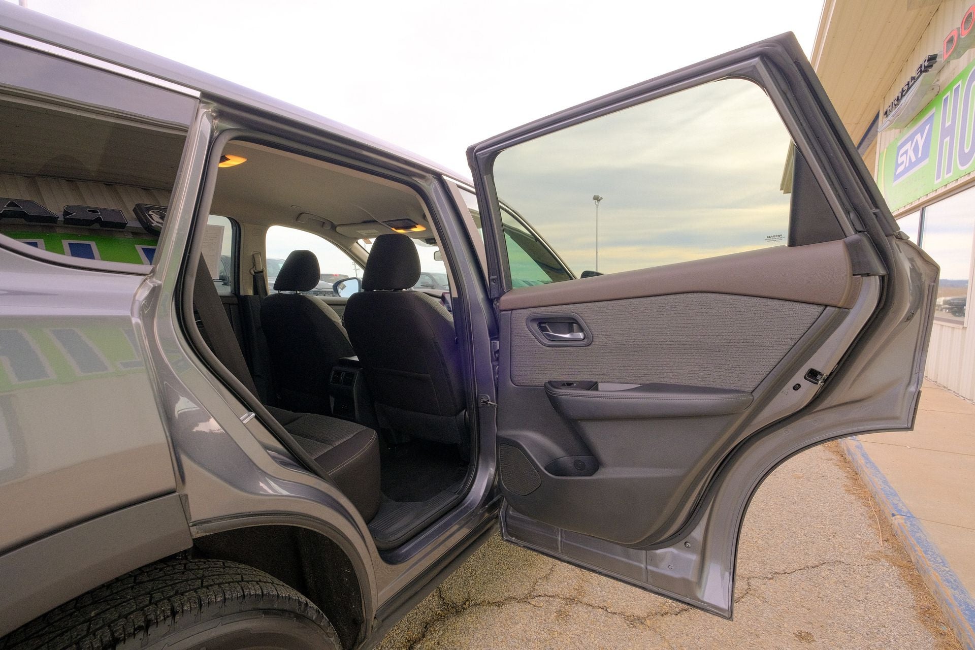 2023 Nissan Rogue SV FWD