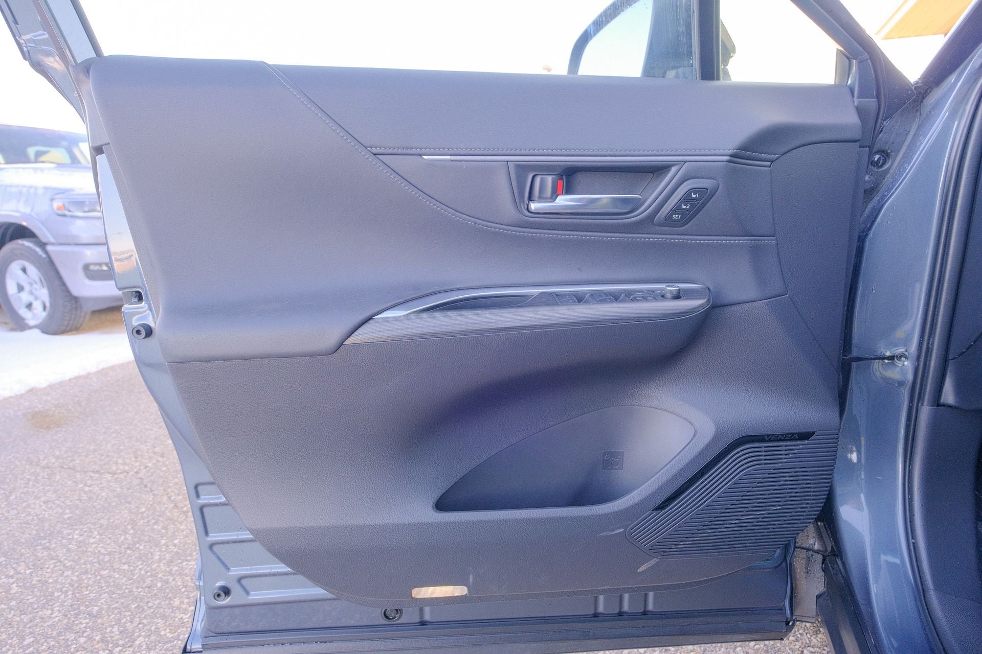 2023 Toyota Venza XLE