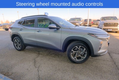 2025 Chevrolet Trax FWD LT