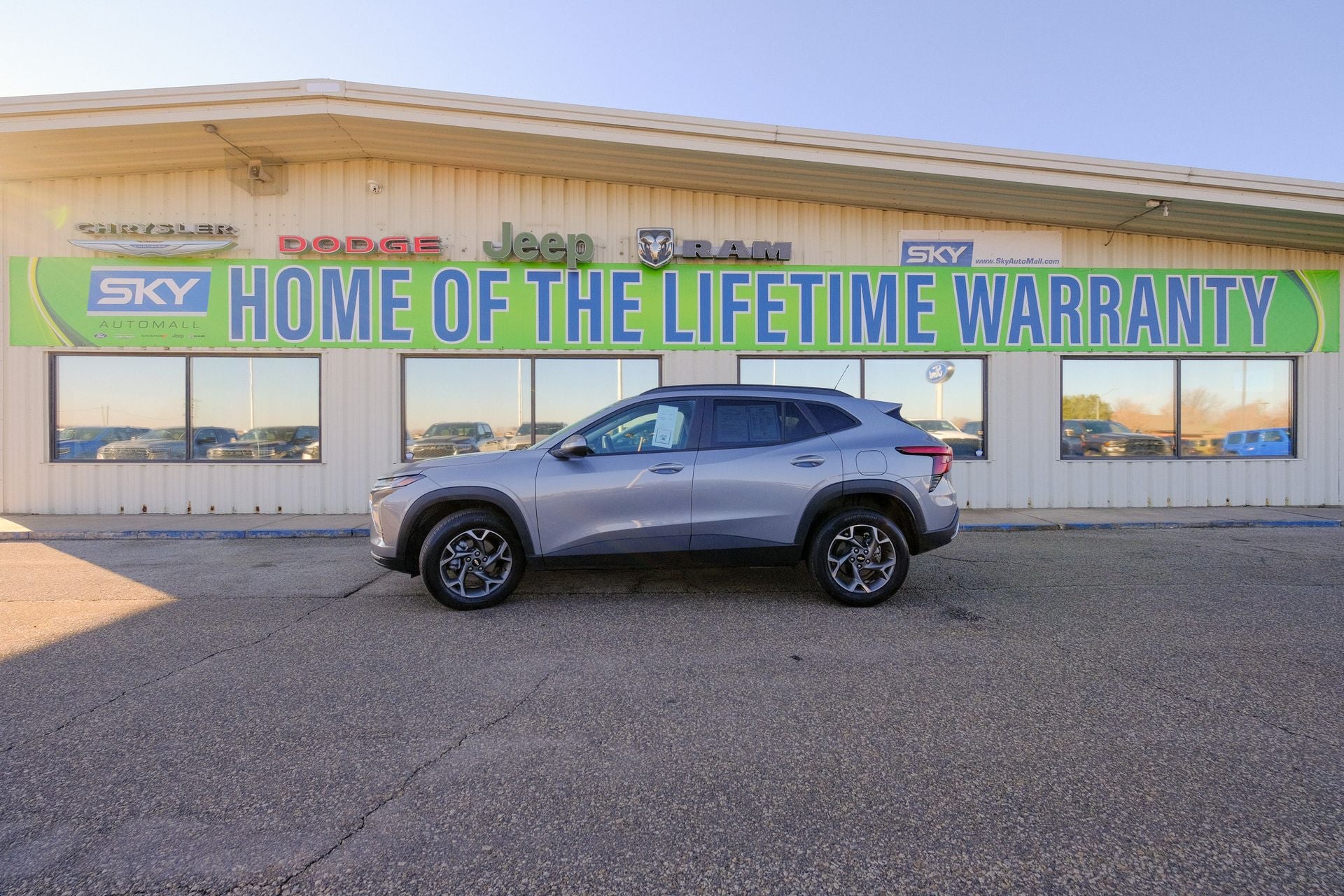 2025 Chevrolet Trax FWD LT