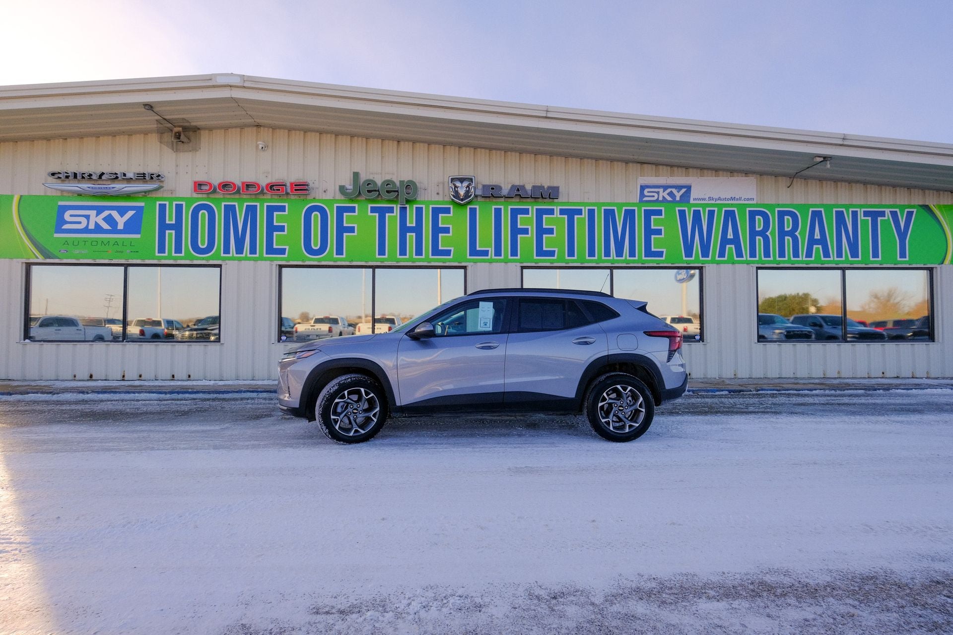 2025 Chevrolet Trax FWD LT