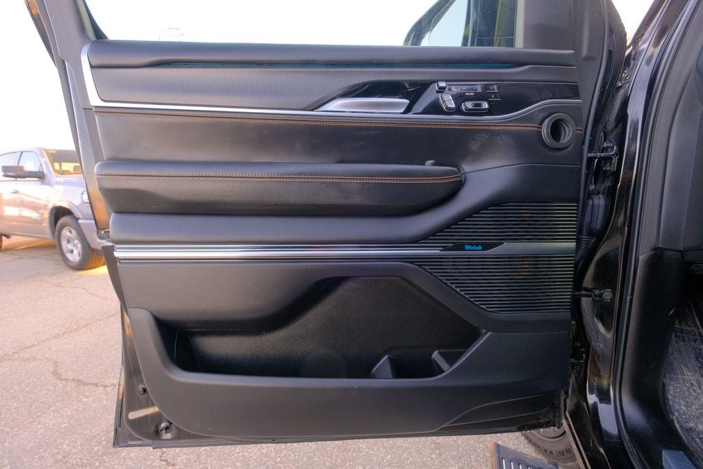 2023 Jeep Grand Wagoneer L Series III