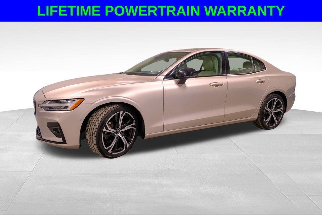 2024 Volvo S60 B5 Plus Dark Theme